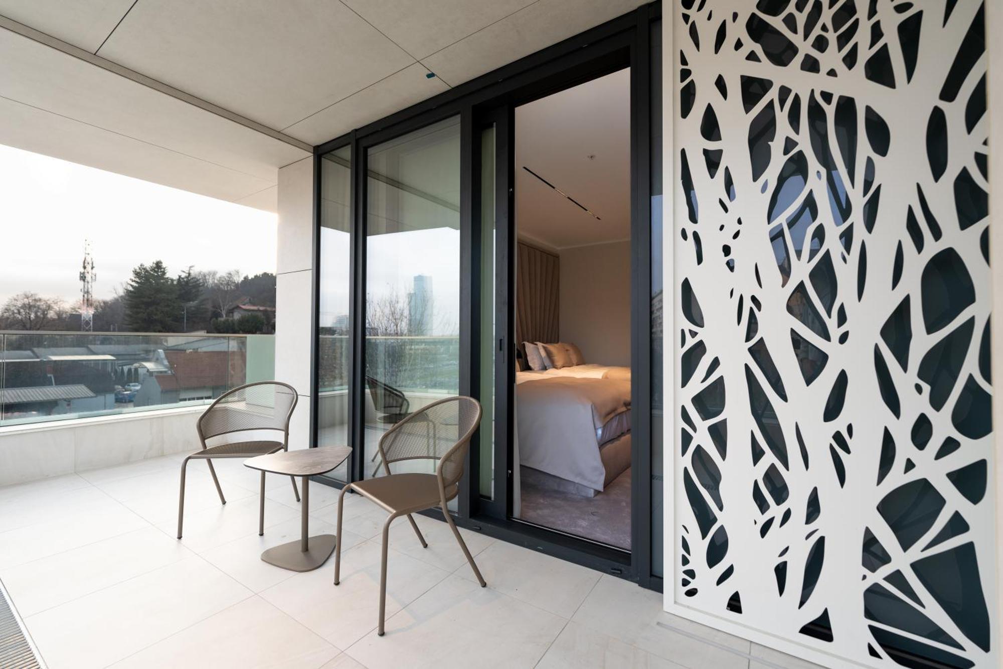 New Belgrade Premium Hotel Екстер'єр фото