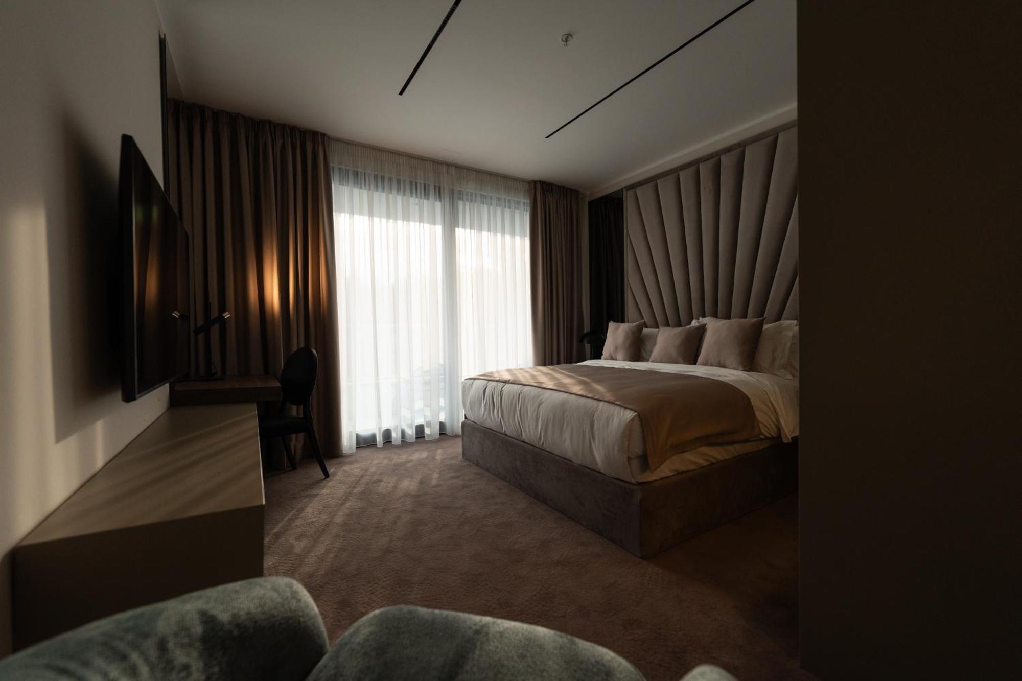 New Belgrade Premium Hotel Екстер'єр фото