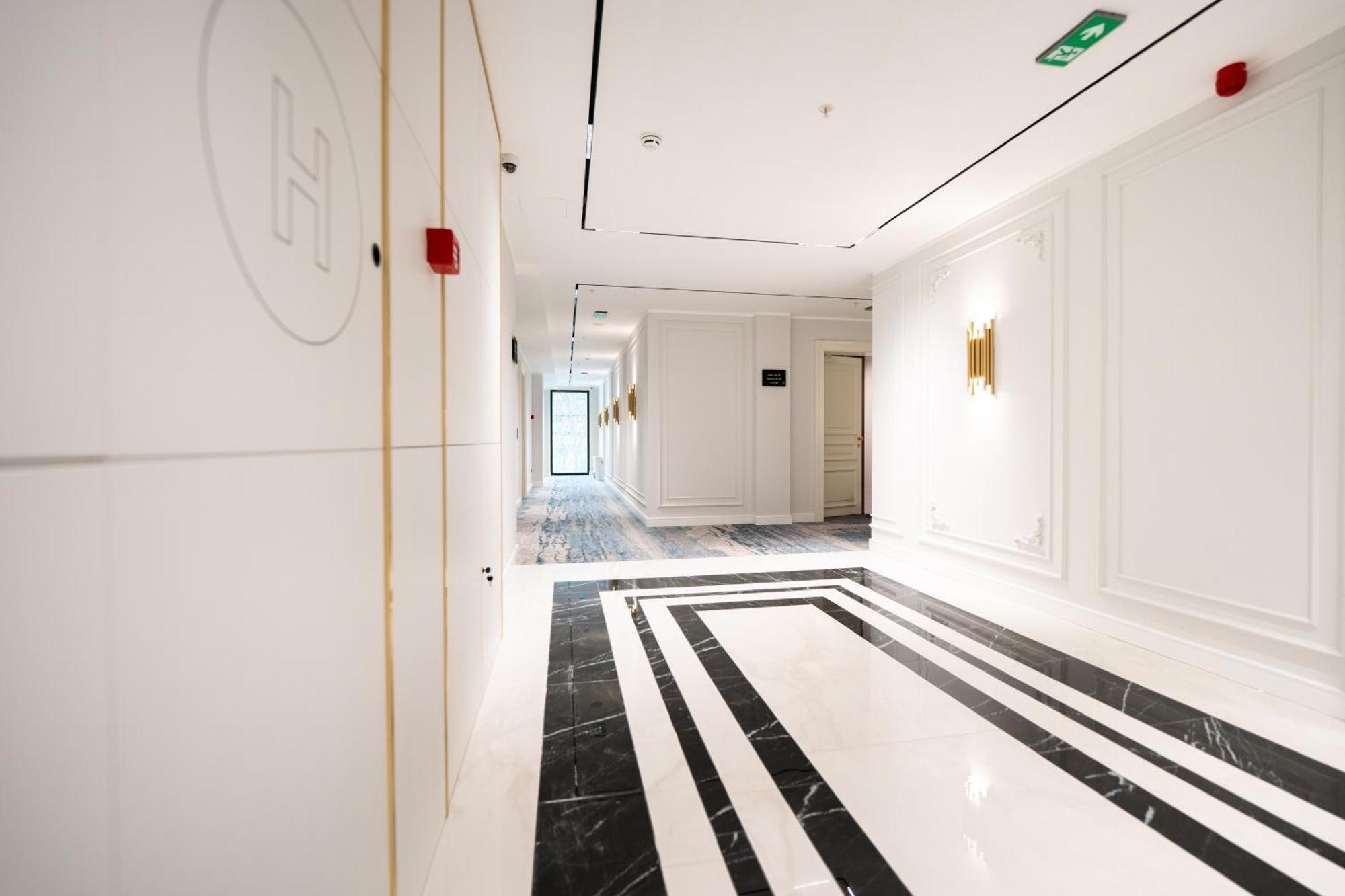 New Belgrade Premium Hotel Екстер'єр фото