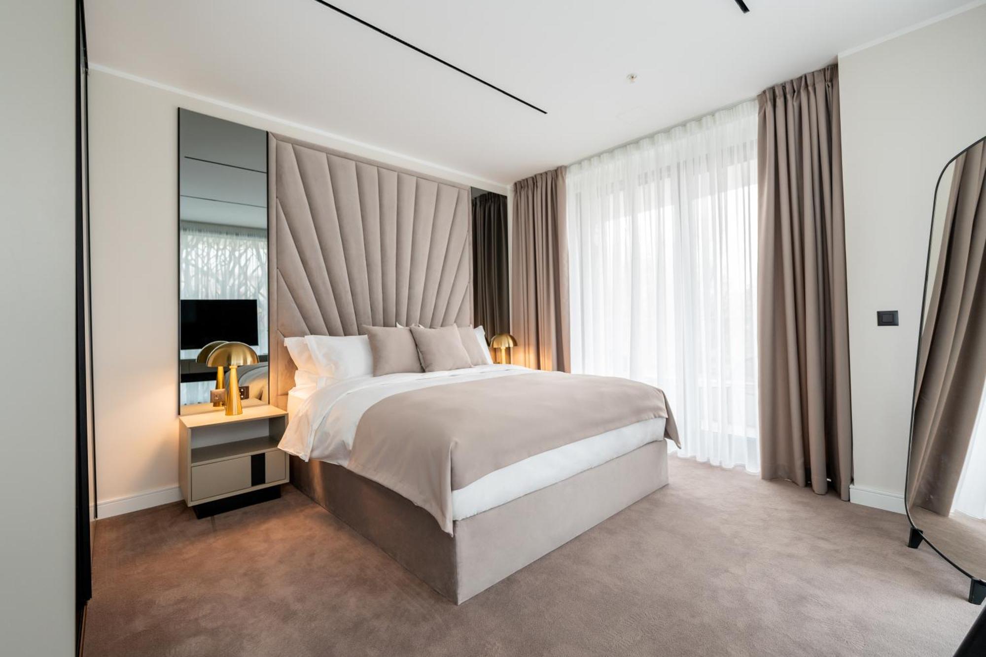 New Belgrade Premium Hotel Екстер'єр фото