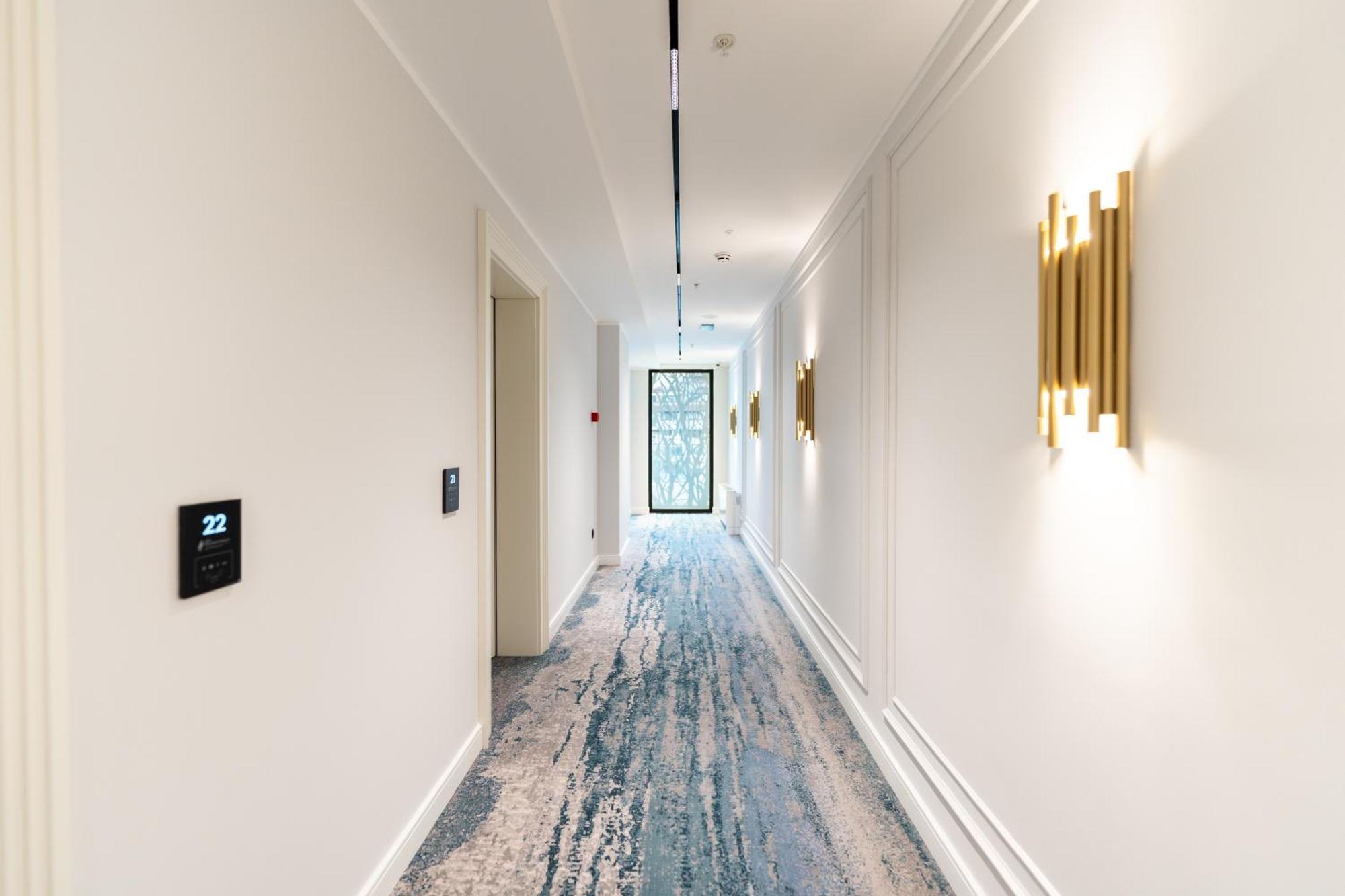 New Belgrade Premium Hotel Екстер'єр фото