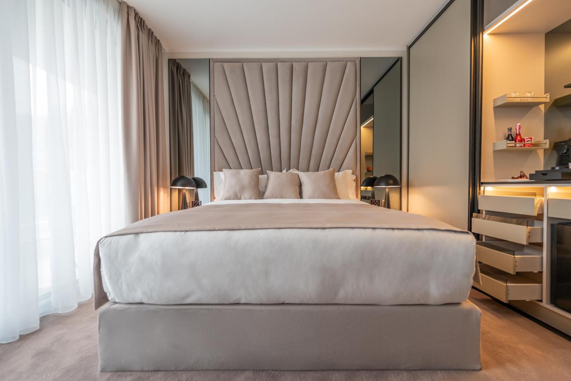 New Belgrade Premium Hotel Екстер'єр фото