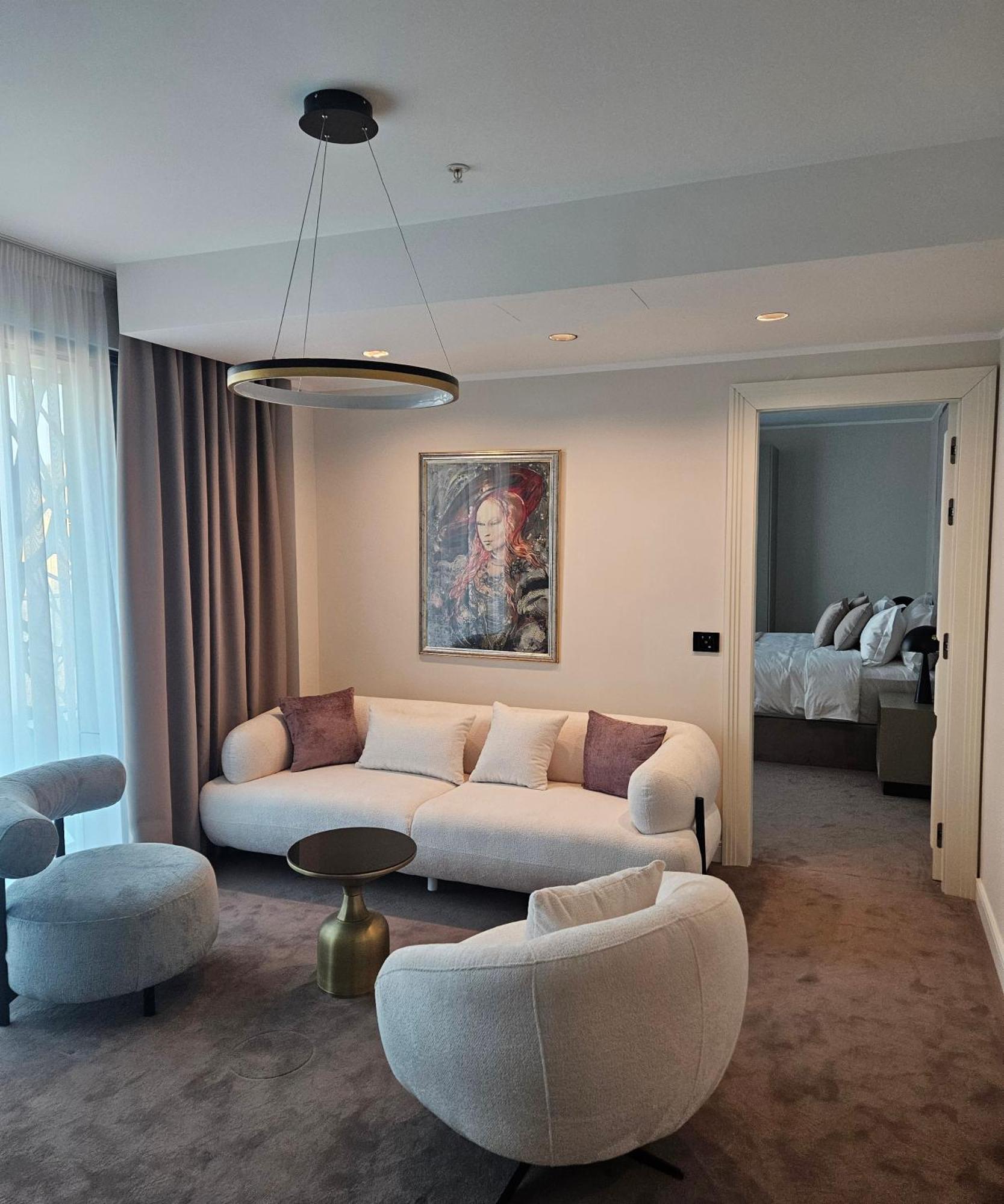 New Belgrade Premium Hotel Екстер'єр фото