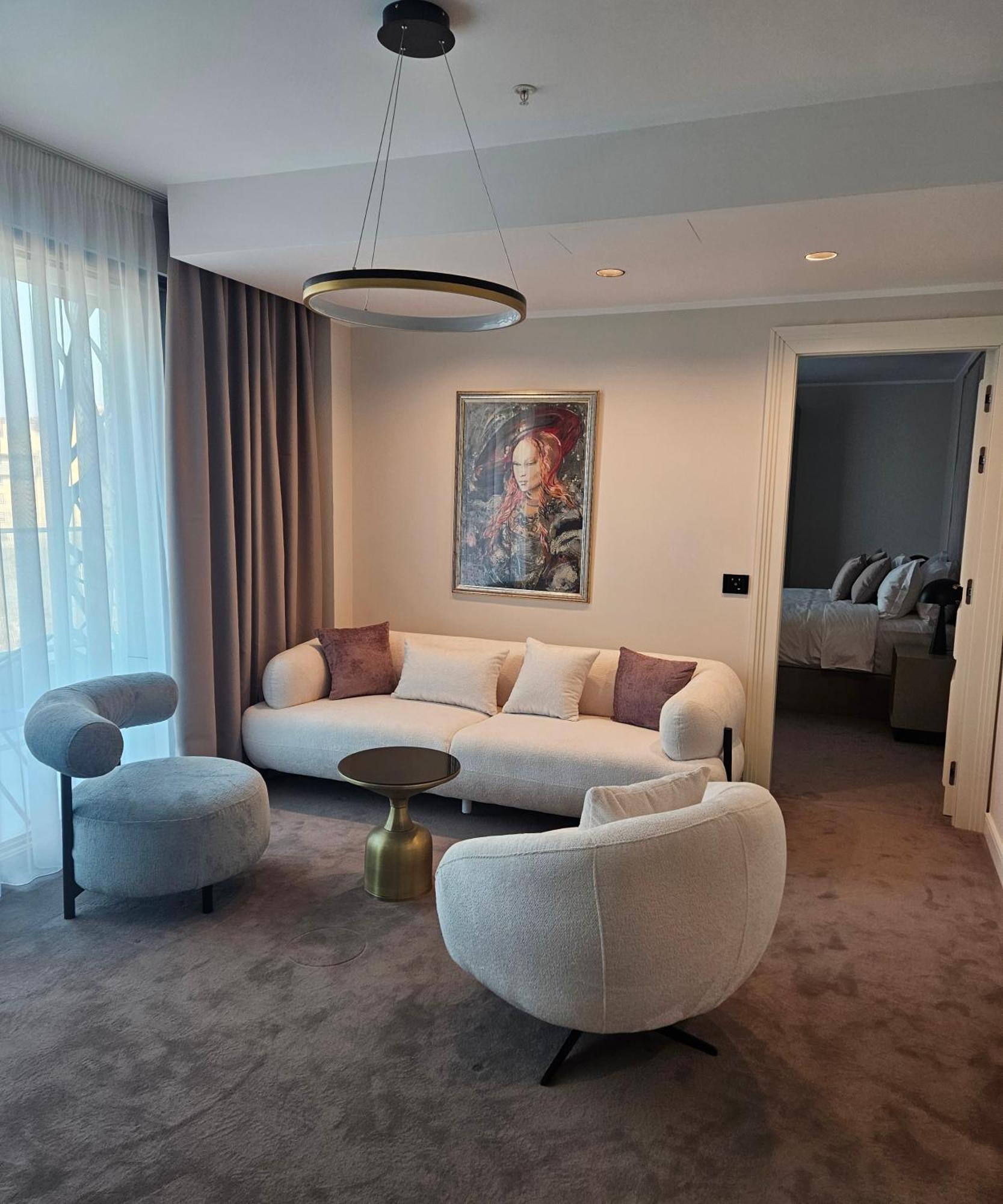 New Belgrade Premium Hotel Екстер'єр фото