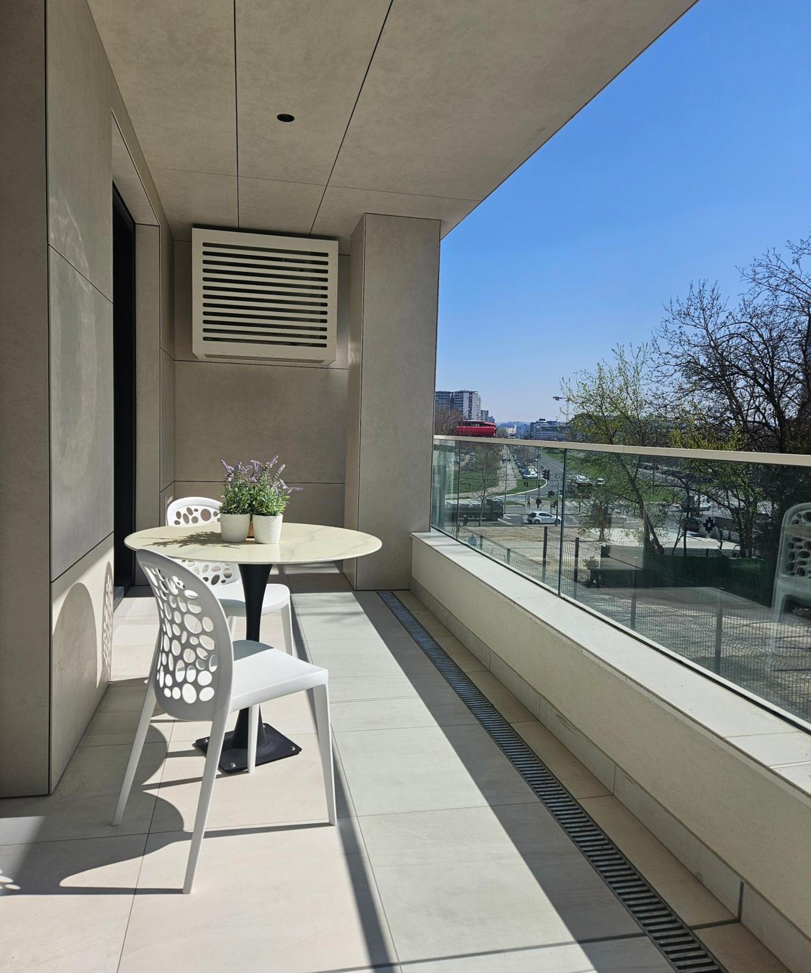 New Belgrade Premium Hotel Екстер'єр фото