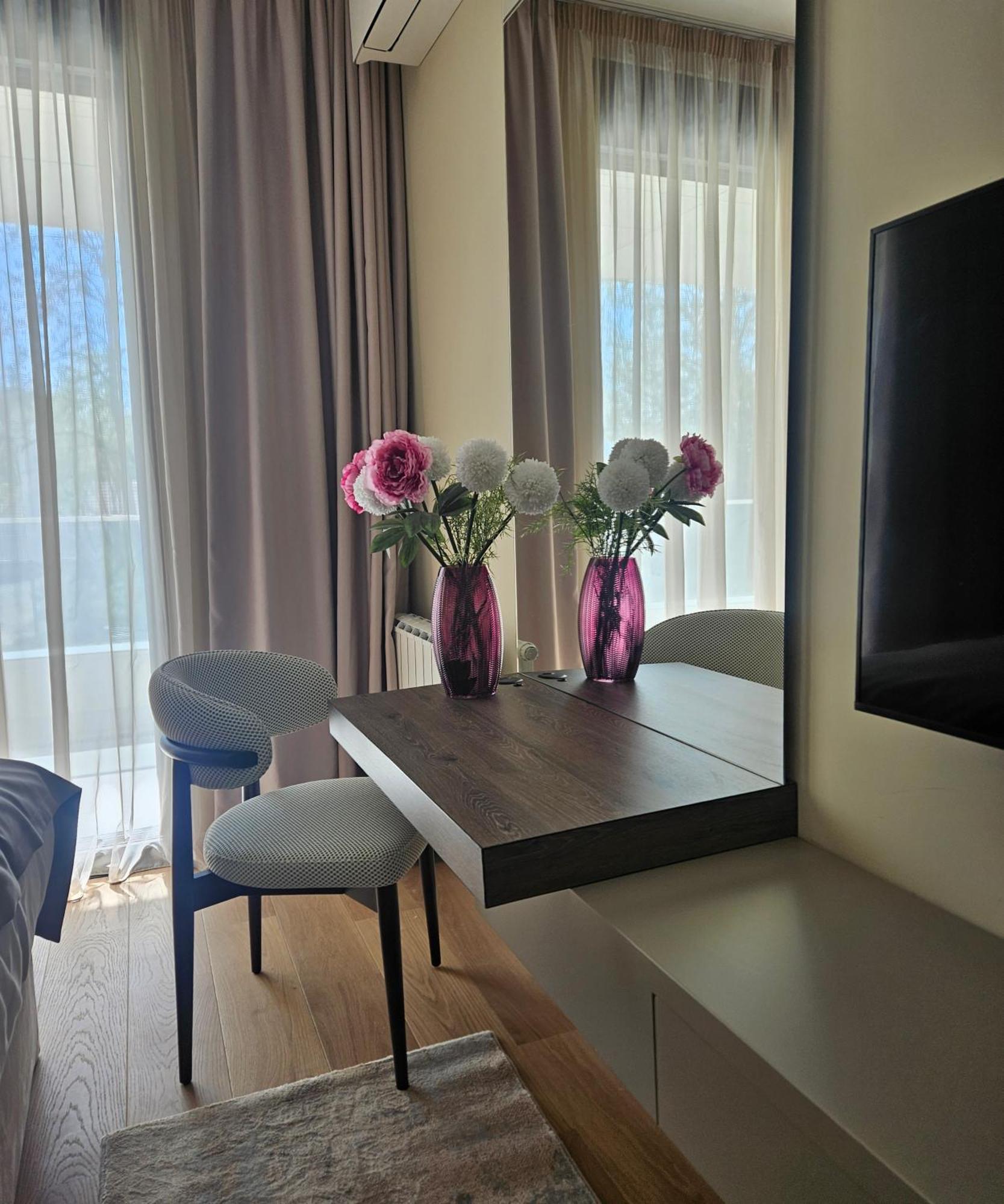 New Belgrade Premium Hotel Екстер'єр фото