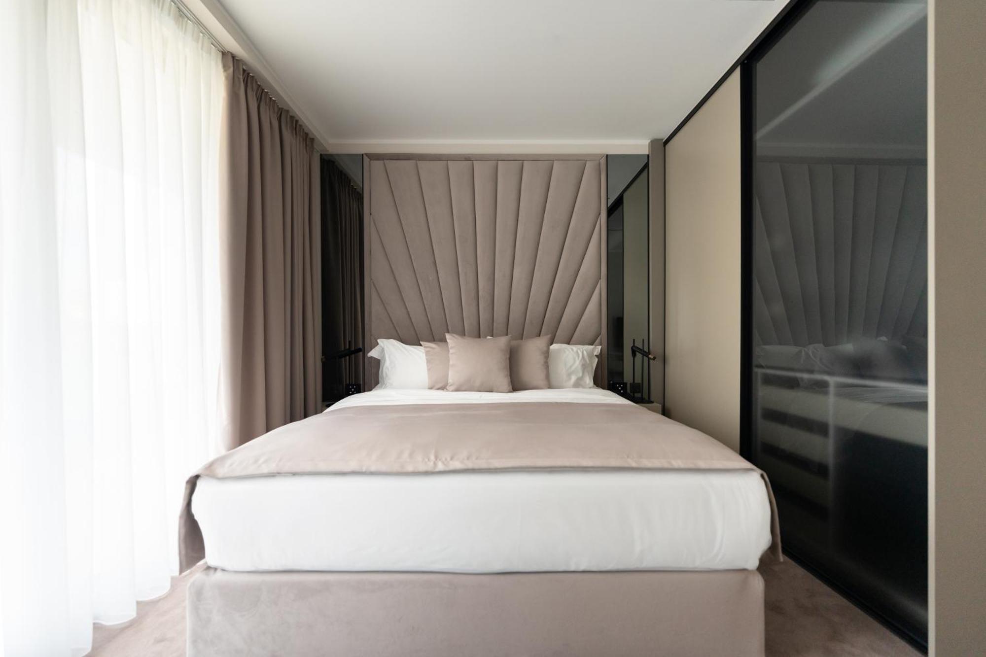 New Belgrade Premium Hotel Екстер'єр фото